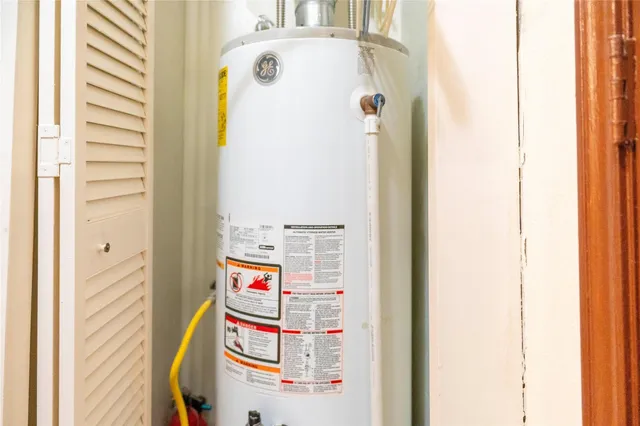 $299,900 | 8923 Hendon Lane, Houston, TX 77036