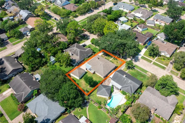 $299,900 | 8923 Hendon Lane, Houston, TX 77036