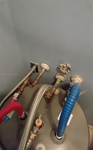 a view of utility room