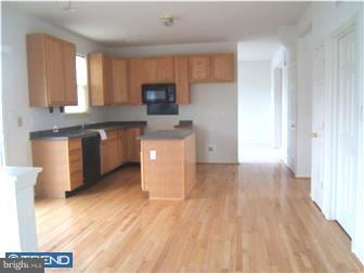 24 Parliament Road Sicklerville, NJ 08081 - Photo 5 of 12 Kitchen
