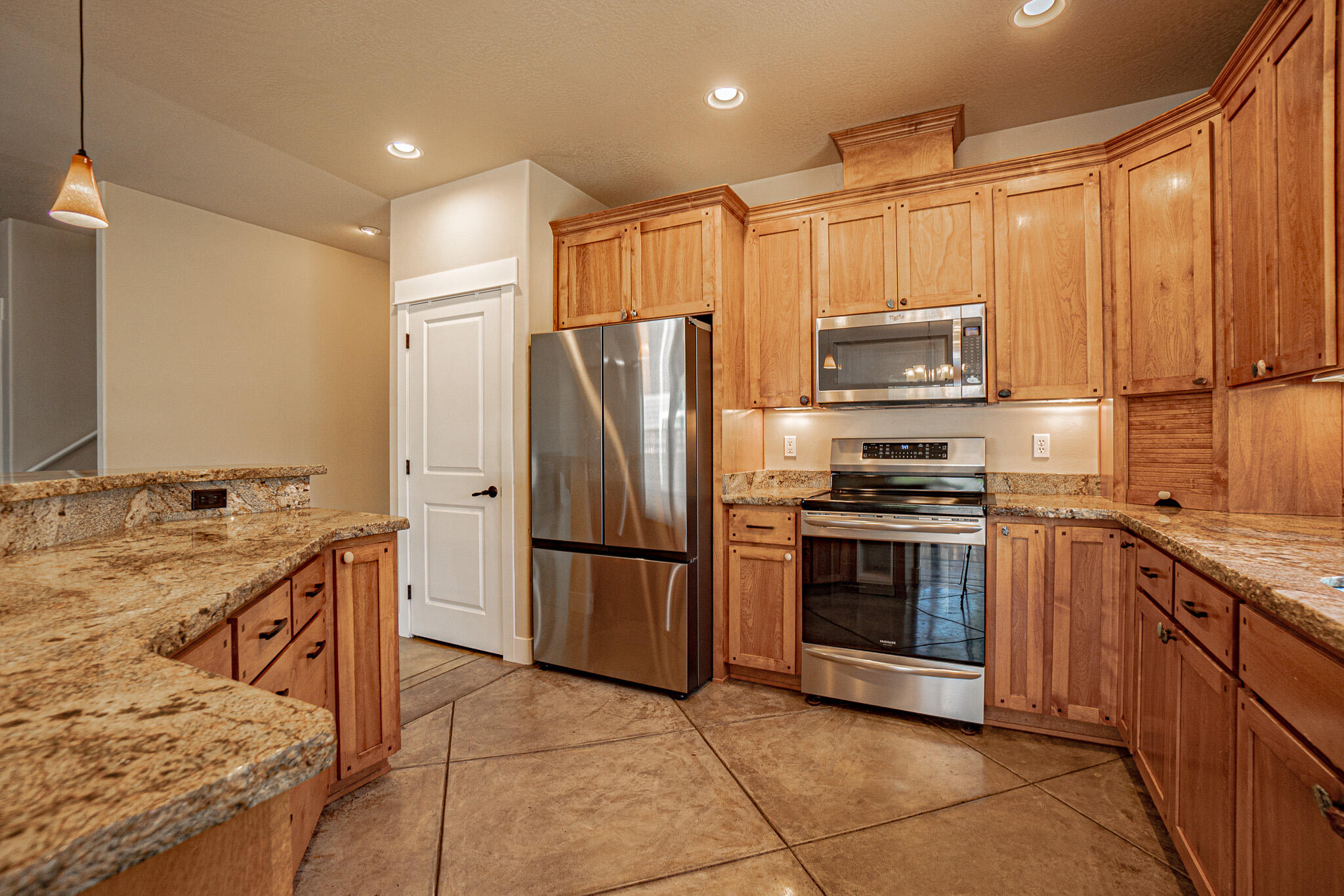 1101 Lithia Way Talent, OR 97540 - Photo 11 of 68 DSC02694-HDR