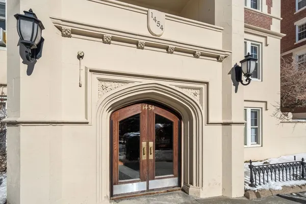 $639,000 | 1450-1454 Beacon Street, Unit 643, Brookline, MA 02446