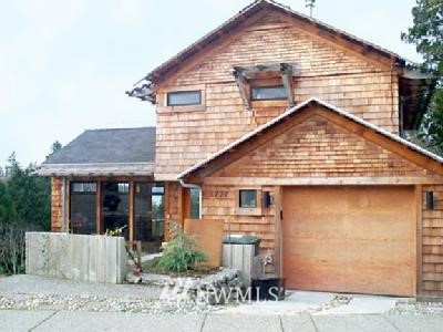 6727 Holly Street Southwest Seattle, WA 98136 - Photo 1 of 1 Gallery Image 1