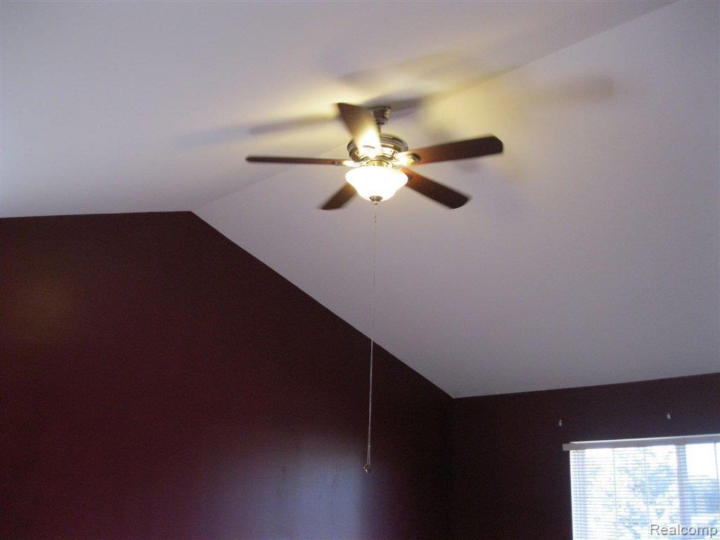 42709 Proctor Road Canton, MI 48188 - Photo 12 of 18 CATHEDRAL CEILING.JPG