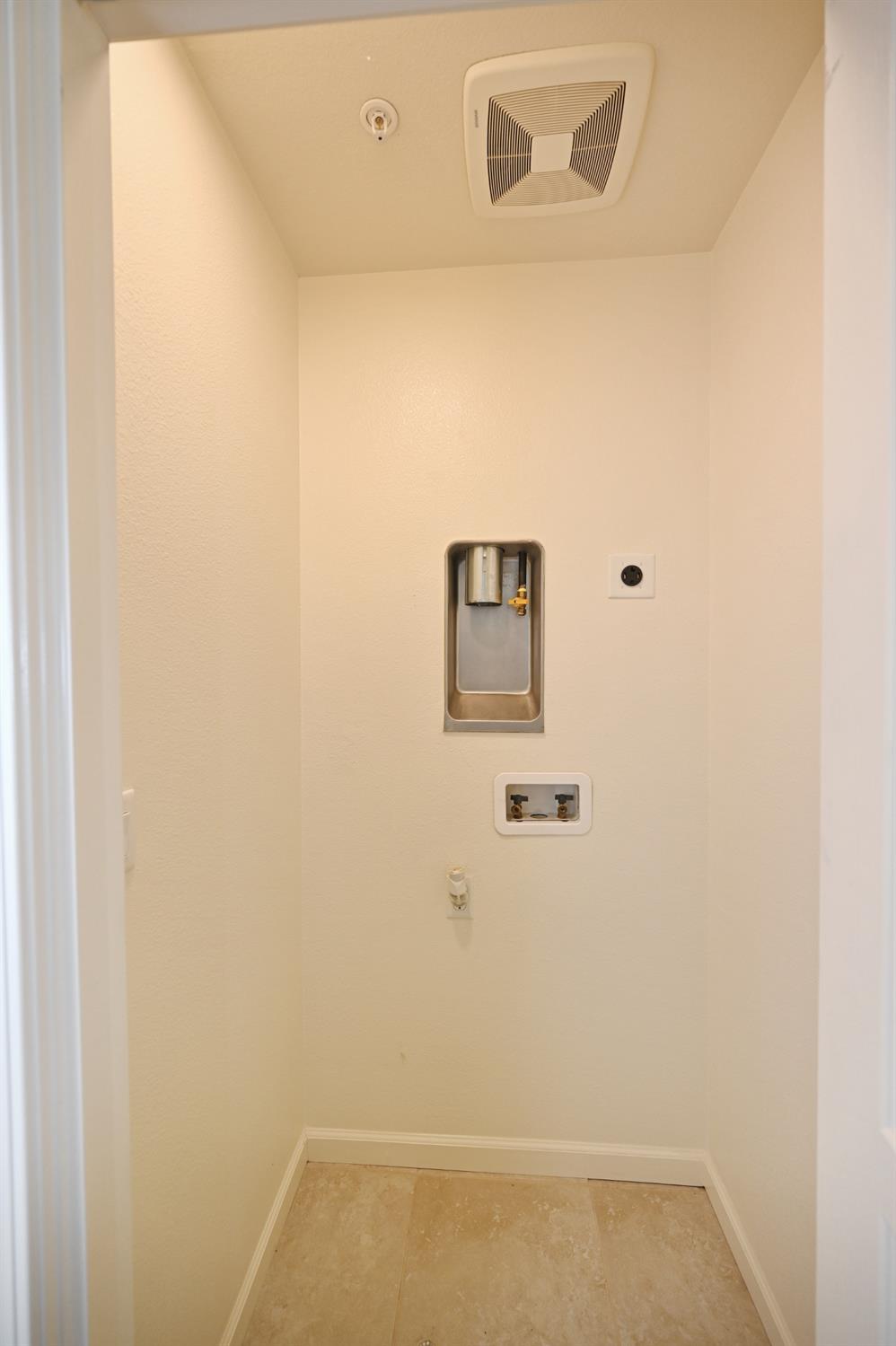 891 North Terra Cotta Drive Fresno, CA 93727 - Photo 23 of 32 a view of a small space