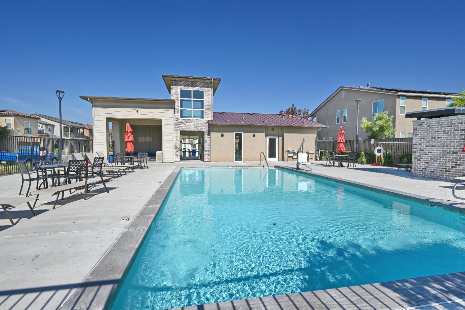 891 North Terra Cotta Drive Fresno, CA 93727 - Photo 32 of 32 a swimming pool view with a outdoor seating