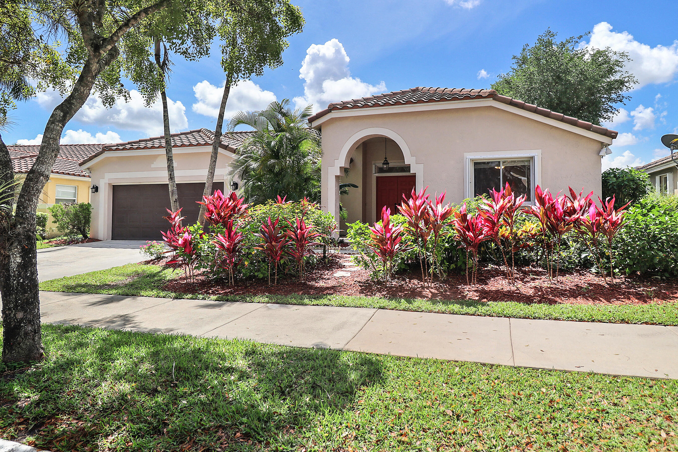 1968 Water Ridge Drive Weston, FL 33326 - Photo 3 of 38 a2IMG_9004-2