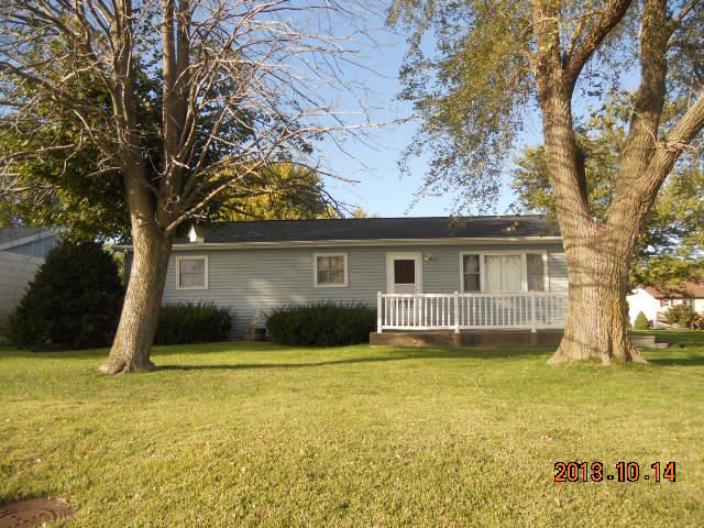 80 Murphy Road Bushnell, IL 61422 - Photo 2 of 10