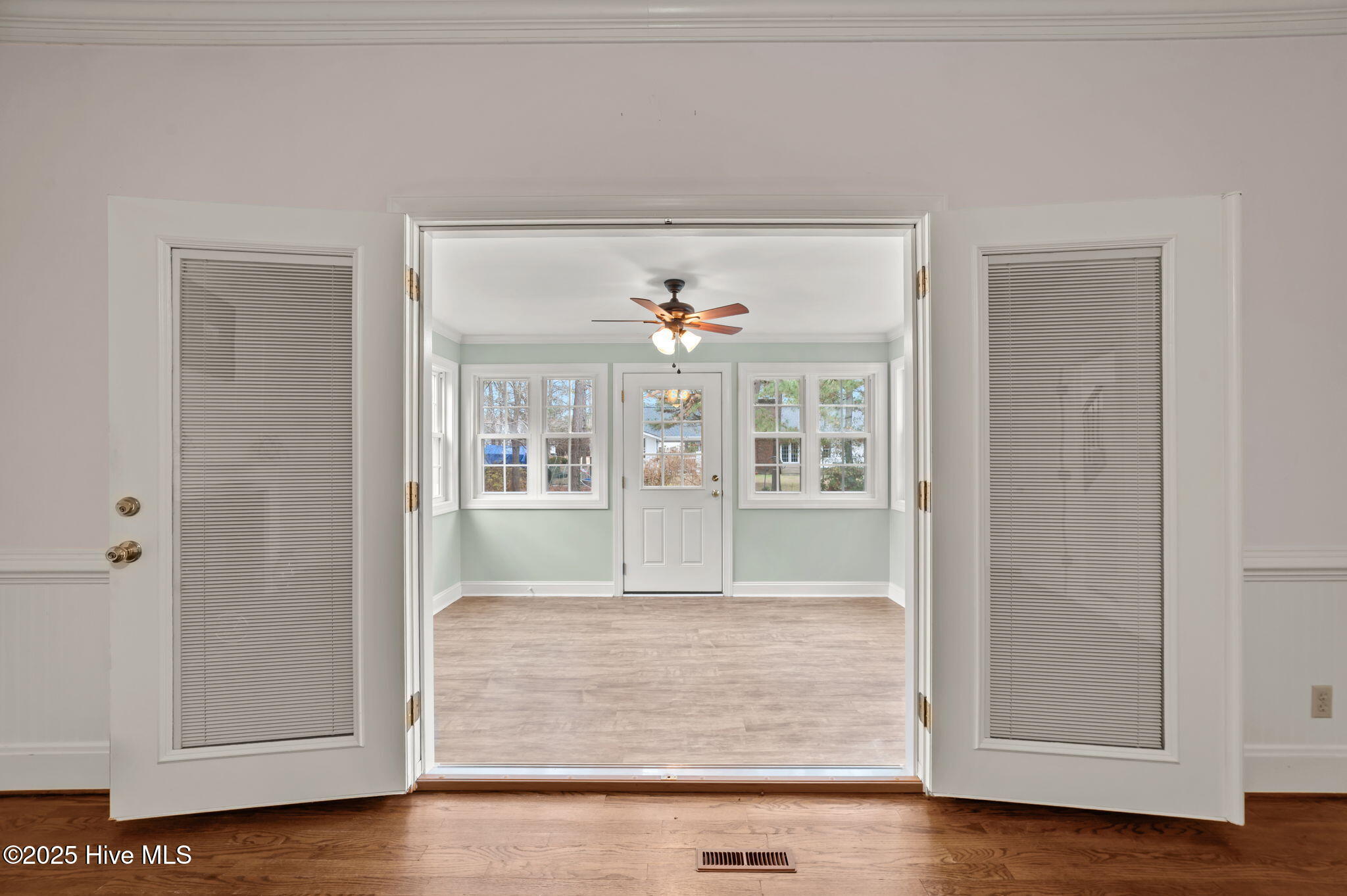 1404 Canterbury Road Tarboro, NC 27886 - Photo 9 of 42 Sunroom Entrance