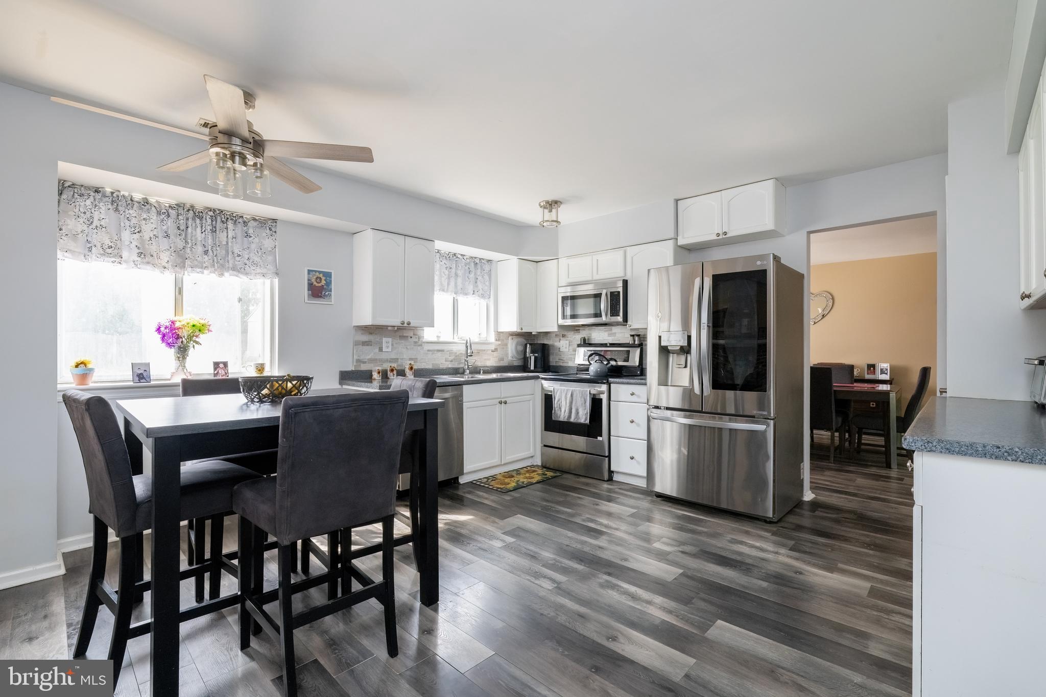6 Eclipse Avenue Sewell, NJ 08080 - Photo 2 of 36
