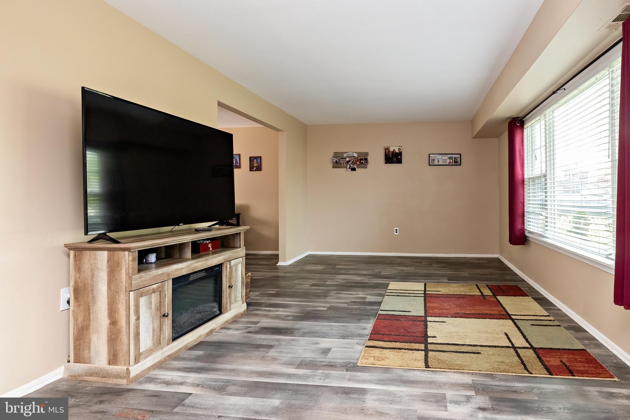 6 Eclipse Avenue Sewell, NJ 08080 - Photo 4 of 36