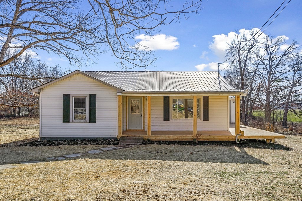 8626 Bockman Way Sparta, TN 38583 - Photo 23 of 25 a front view of a house