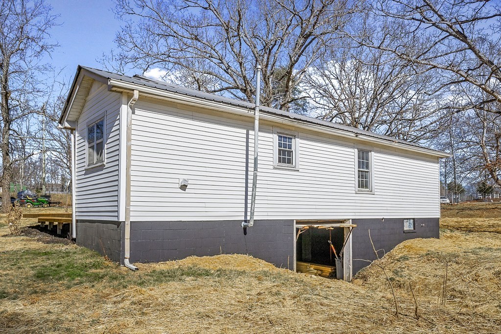8626 Bockman Way Sparta, TN 38583 - Photo 25 of 25 a view of a house with a yard