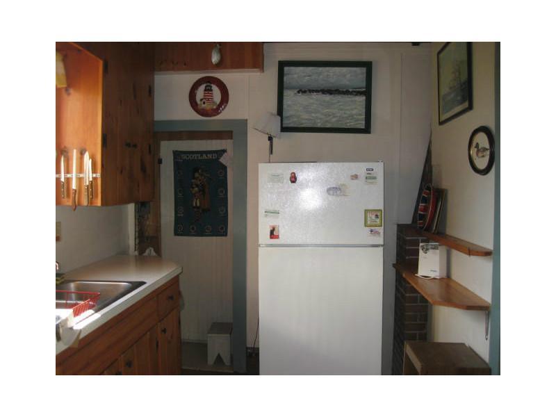 22 Cliff Road Bristol, ME 04554 - Photo 11 of 26 Kitchen.