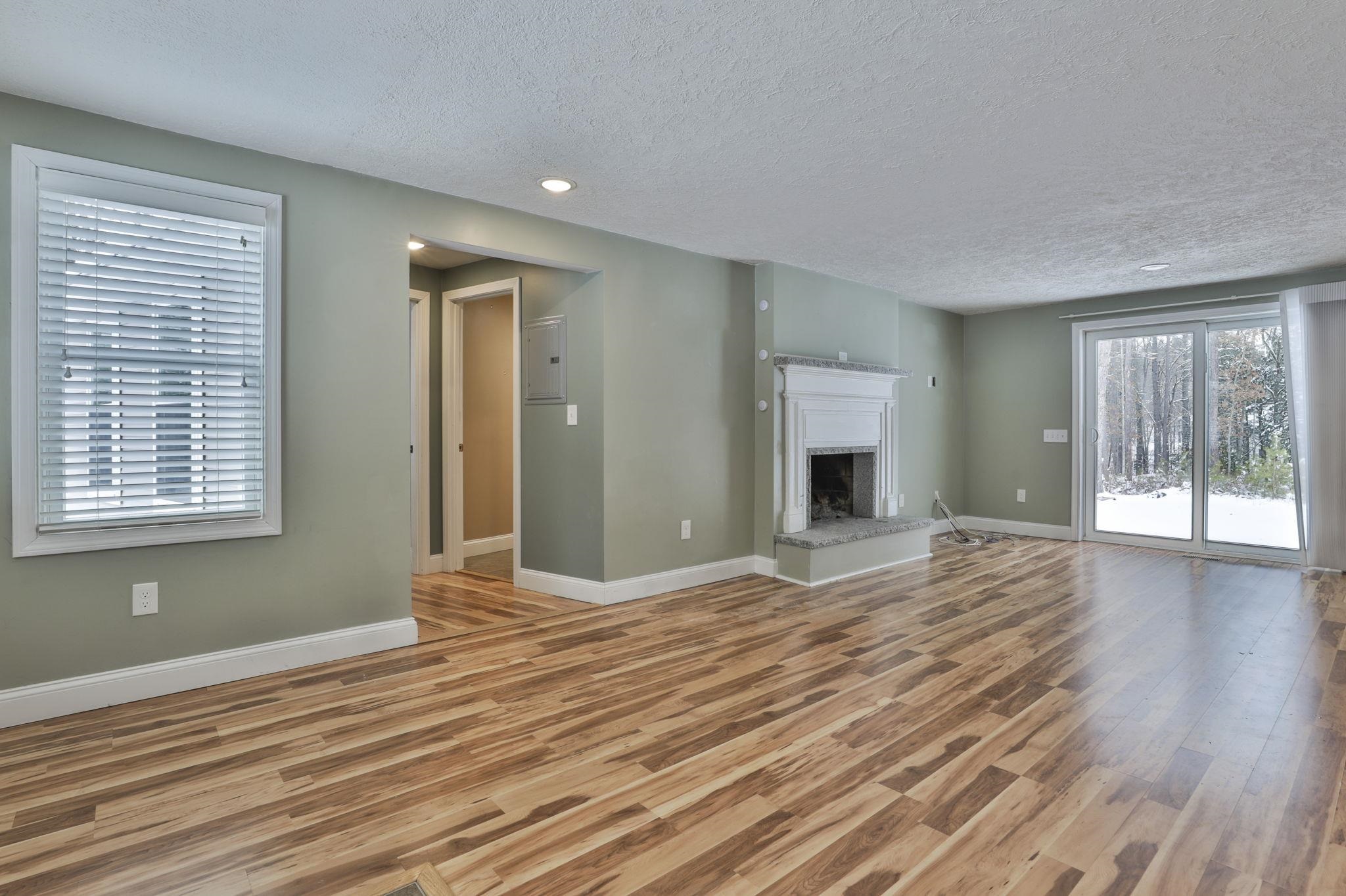 44 County Road Amherst, NH 03031 - Photo 4 of 39