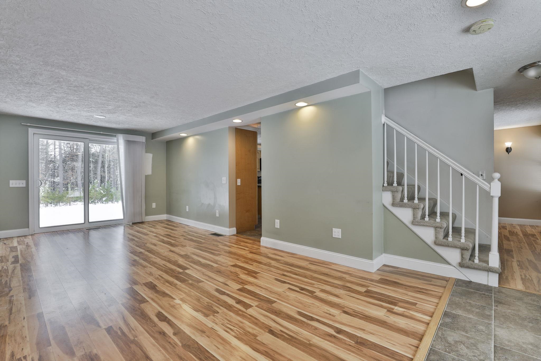 44 County Road Amherst, NH 03031 - Photo 7 of 39