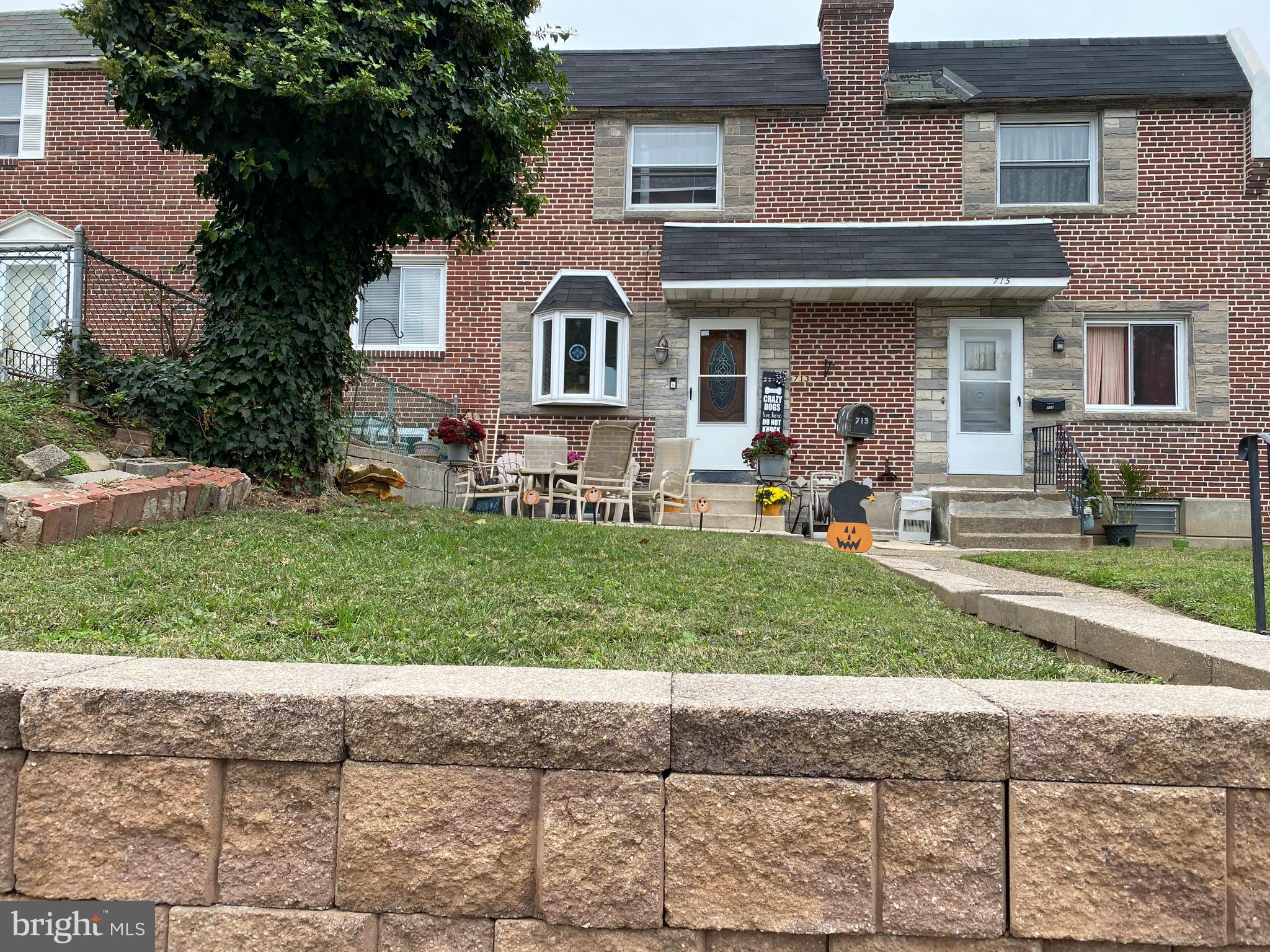 713 Grant Road Folcroft, PA 19032 - Photo 3 of 20 Retaining wall in front