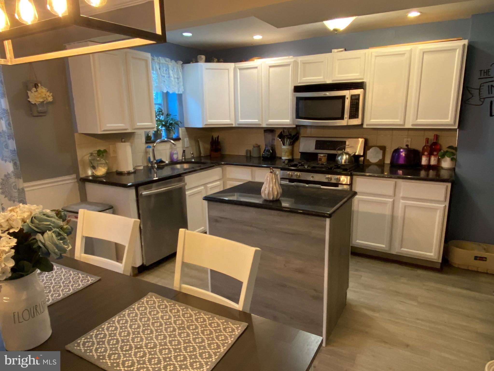 713 Grant Road Folcroft, PA 19032 - Photo 8 of 20 Open concept kitchen