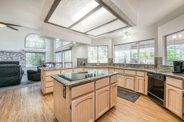 $869,500 | 10852 South Bethel Avenue, Selma, CA 93662