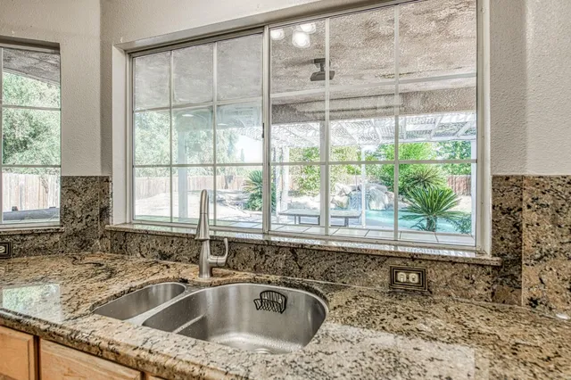 $869,500 | 10852 South Bethel Avenue, Selma, CA 93662