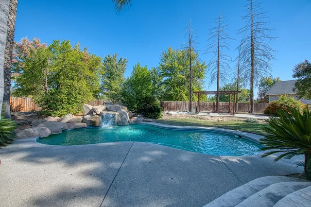 $869,500 | 10852 South Bethel Avenue, Selma, CA 93662