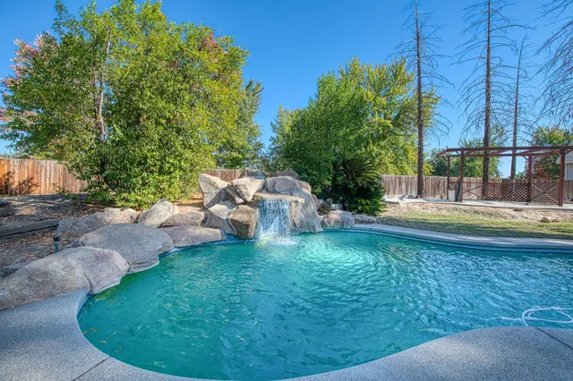 $869,500 | 10852 South Bethel Avenue, Selma, CA 93662