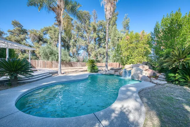 $869,500 | 10852 South Bethel Avenue, Selma, CA 93662