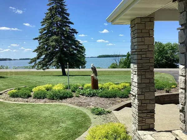 $509,000 | 65672 275th Street, Alden, MN 56009