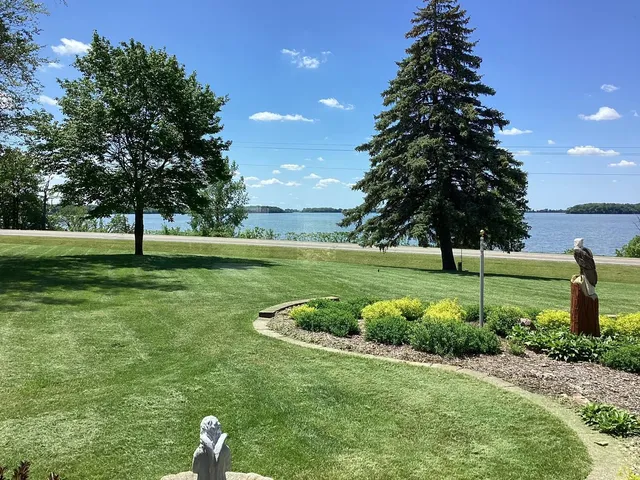 $520,000 | 65672 275th Street, Alden, MN 56009