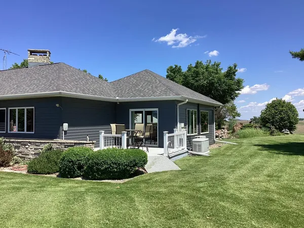 $509,000 | 65672 275th Street, Alden, MN 56009