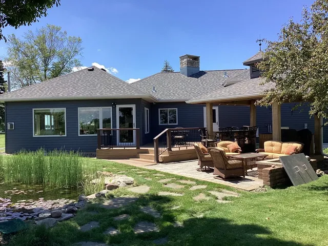 $520,000 | 65672 275th Street, Alden, MN 56009