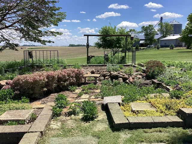 $520,000 | 65672 275th Street, Alden, MN 56009