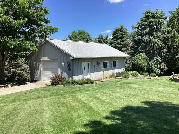 $509,000 | 65672 275th Street, Alden, MN 56009