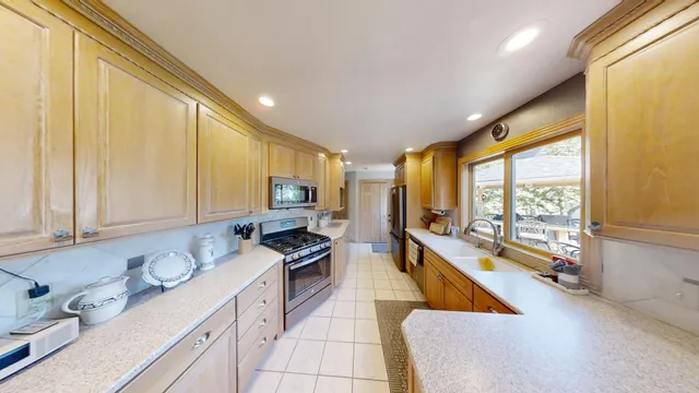 $520,000 | 65672 275th Street, Alden, MN 56009