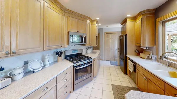 $509,000 | 65672 275th Street, Alden, MN 56009