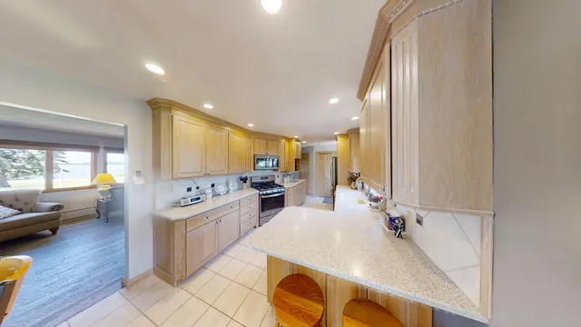 $520,000 | 65672 275th Street, Alden, MN 56009