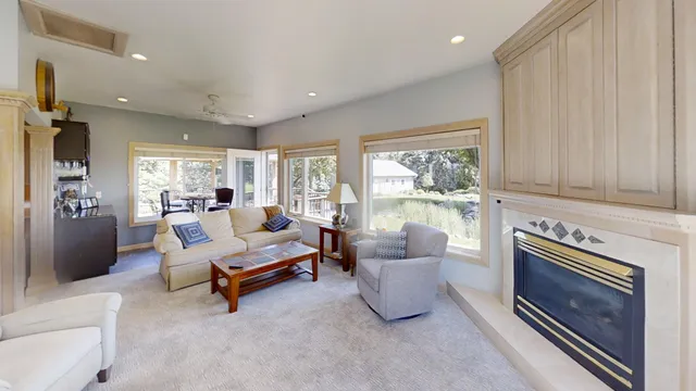 $520,000 | 65672 275th Street, Alden, MN 56009