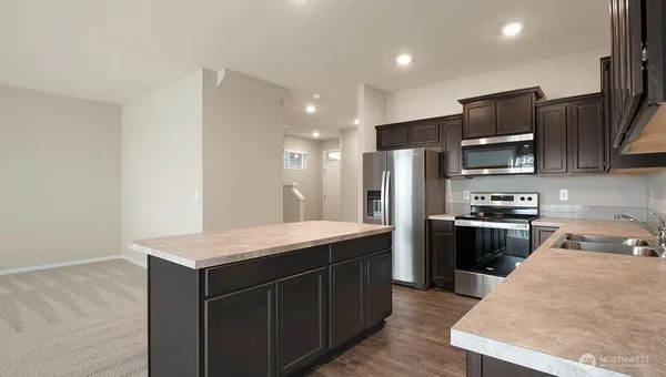 $2,995 | 10735 186th St Court East, Puyallup, WA 98374
