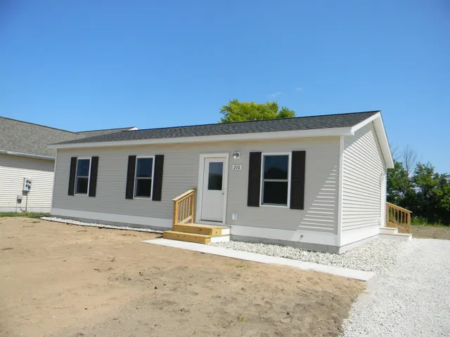 $1,800,000 | Multiple Multiple Taylors Court, Scottville, MI 49454