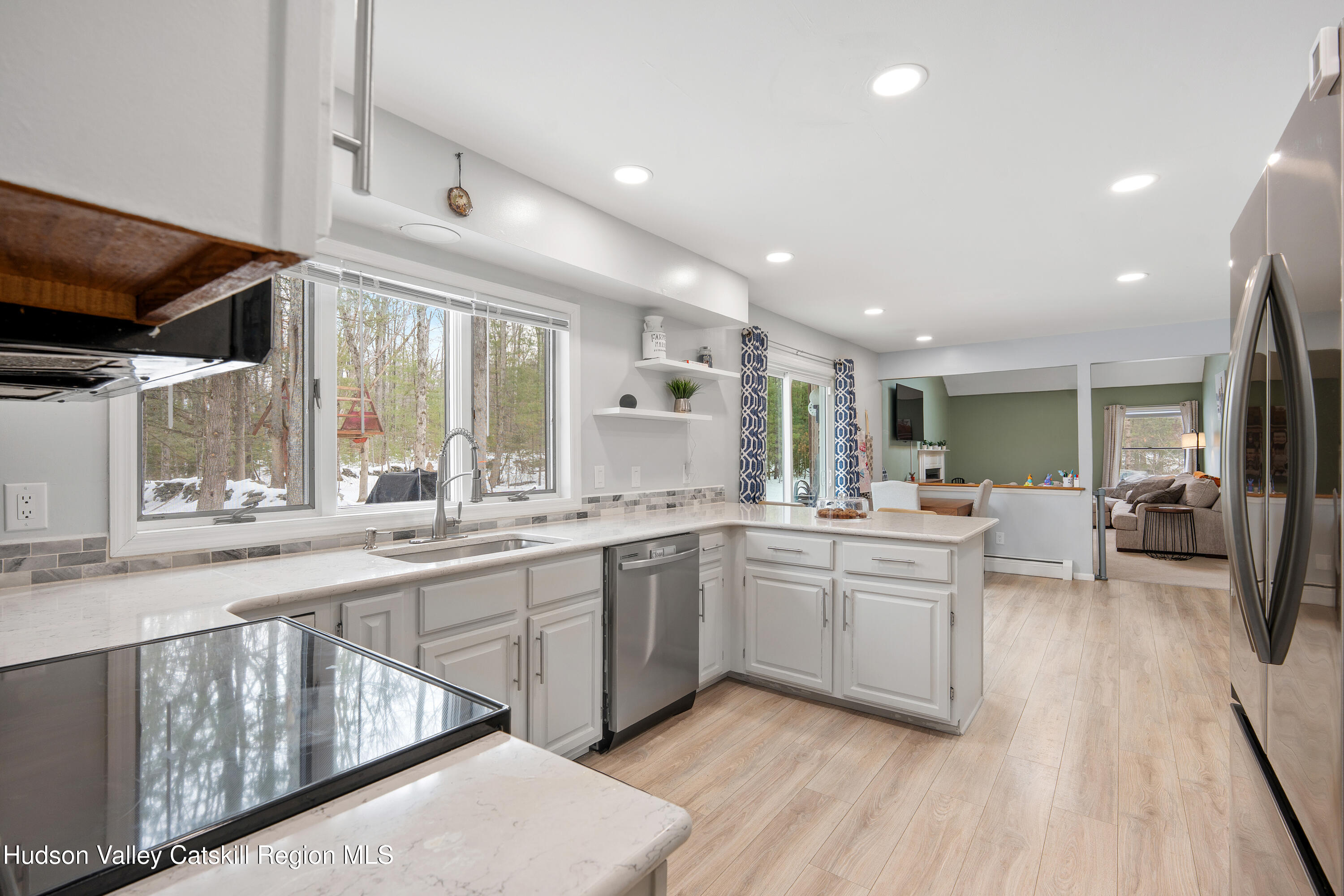 25 Old Farm Road Shokan, NY 12481 - Photo 12 of 49 Kitchen-Living Room