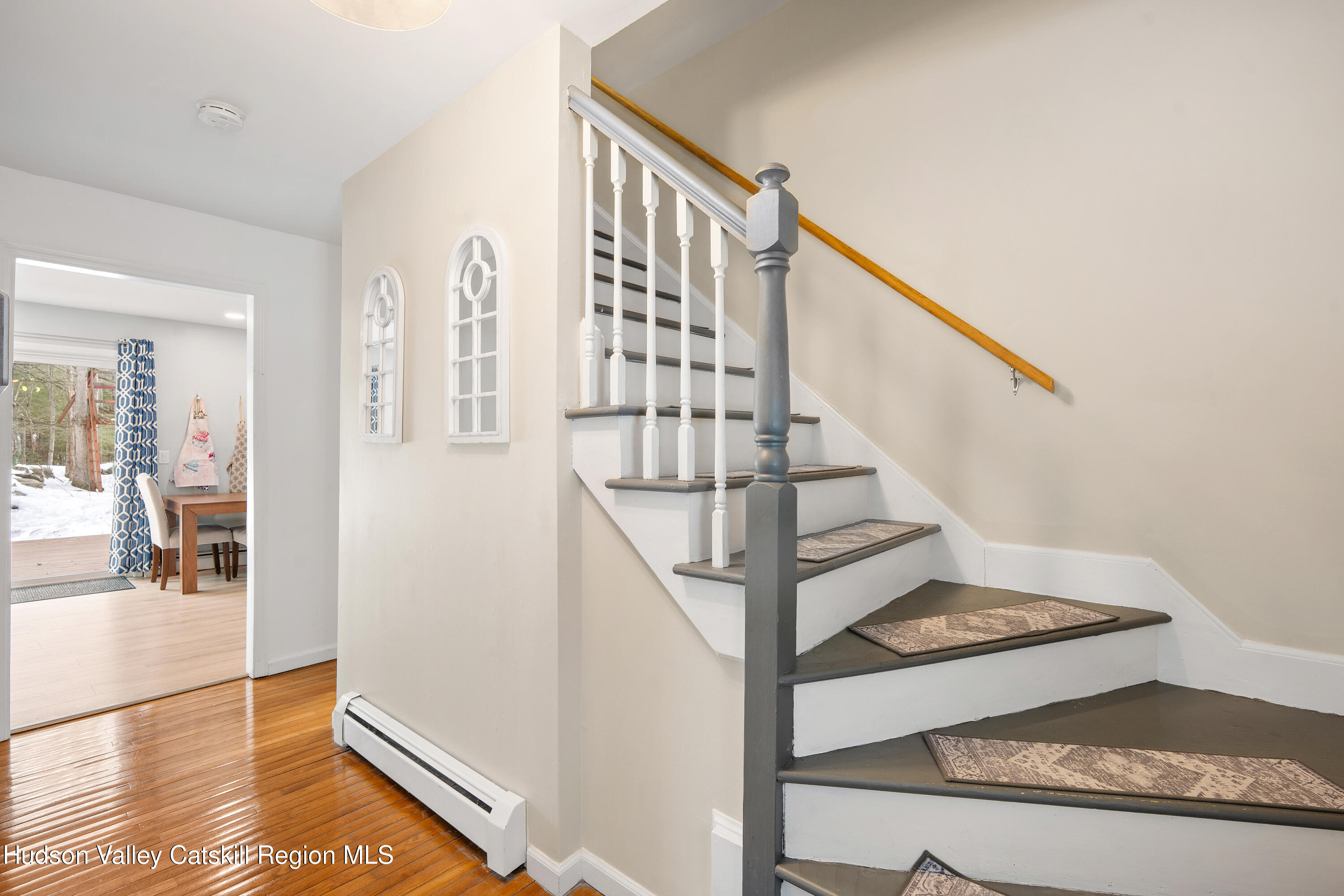 25 Old Farm Road Shokan, NY 12481 - Photo 5 of 49 Foyer-Stairs
