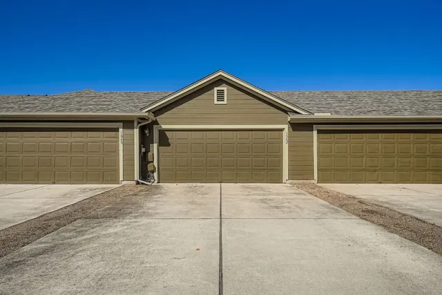 $1,985 | 1042 Lost Pines Lane, Cedar Park, TX 78613