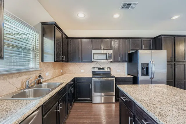 $1,985 | 1042 Lost Pines Lane, Cedar Park, TX 78613