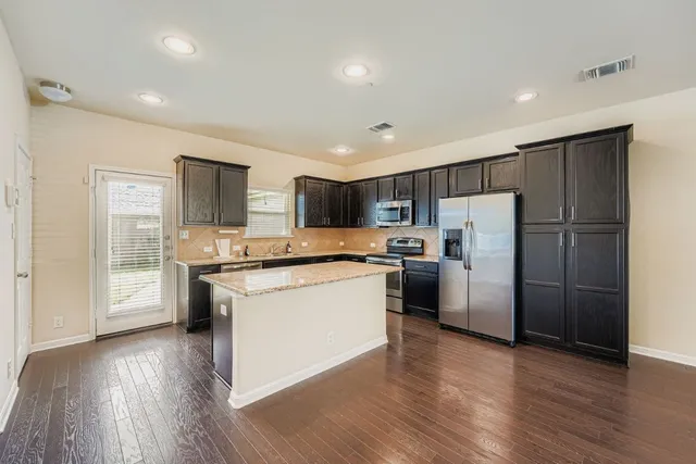 $1,985 | 1042 Lost Pines Lane, Cedar Park, TX 78613