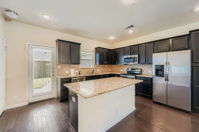 $1,985 | 1042 Lost Pines Lane, Cedar Park, TX 78613