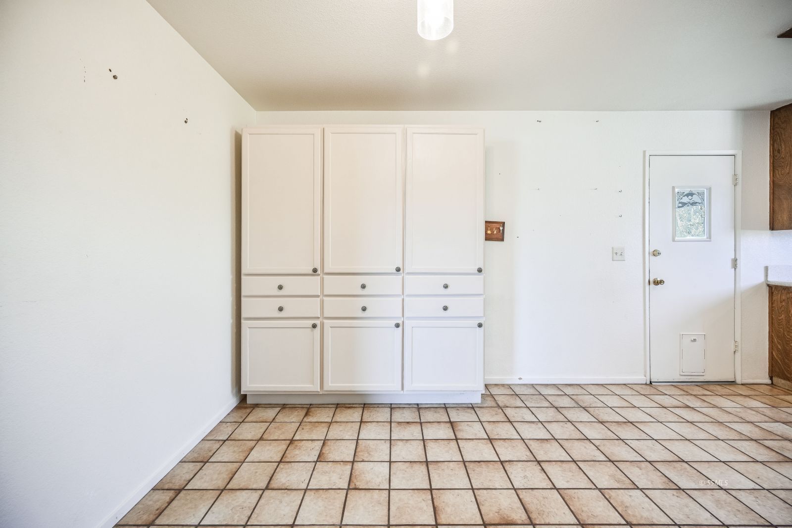 221 South Silver Ridge Street Ridgecrest, CA 93555 - Photo 18 of 44 a view of utility room
