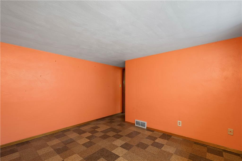 206 Hillendale Road Pittsburgh, PA 15237 - Photo 20 of 30 a view of an empty room