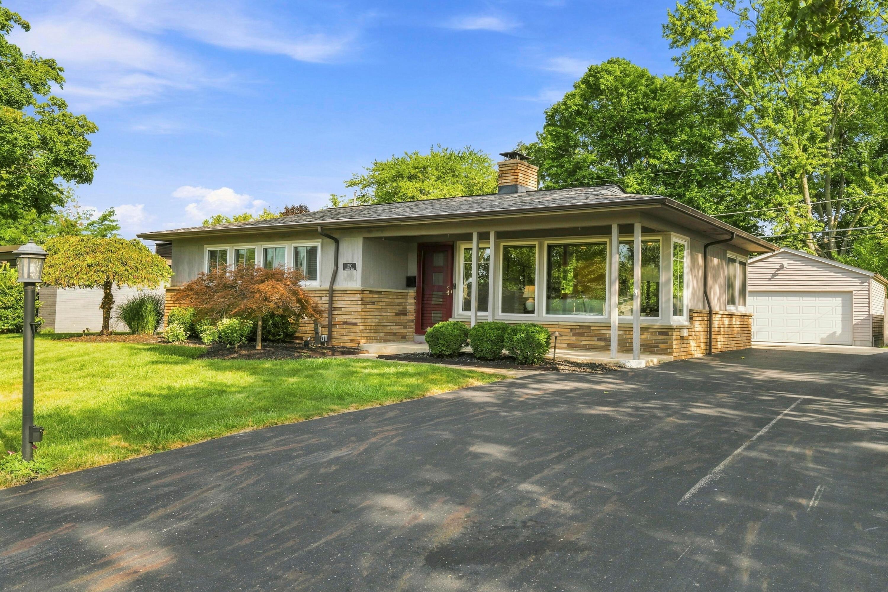 1950 Langham Road Upper Arlington, OH 43221 - Photo 5 of 54 Front of Home
