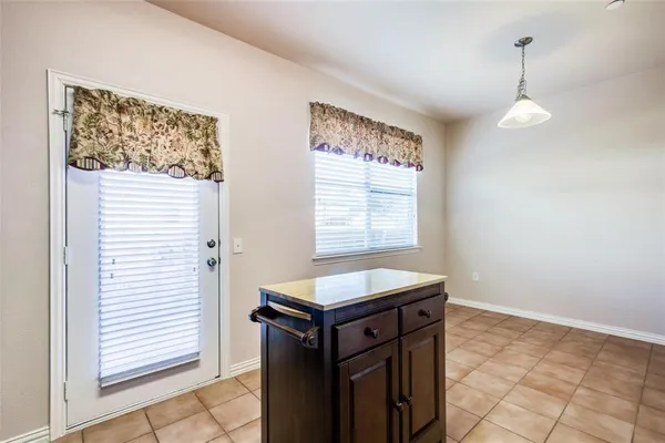 $2,375 | 237 Heritage Hill Drive, Lewisville, TX 75067