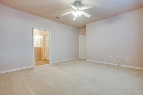 $2,375 | 237 Heritage Hill Drive, Lewisville, TX 75067